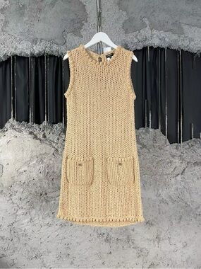 🚩steal CHANEL Beige Sleeveless Knit Midi Dress with Front Patch Pockets